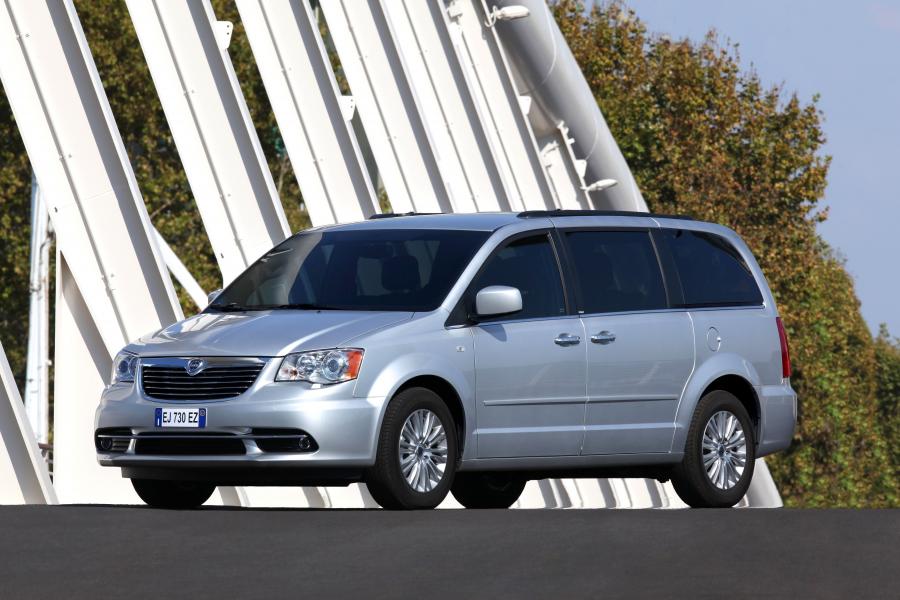  Lancia Voyager 2011 года  (фото 38 из 66)